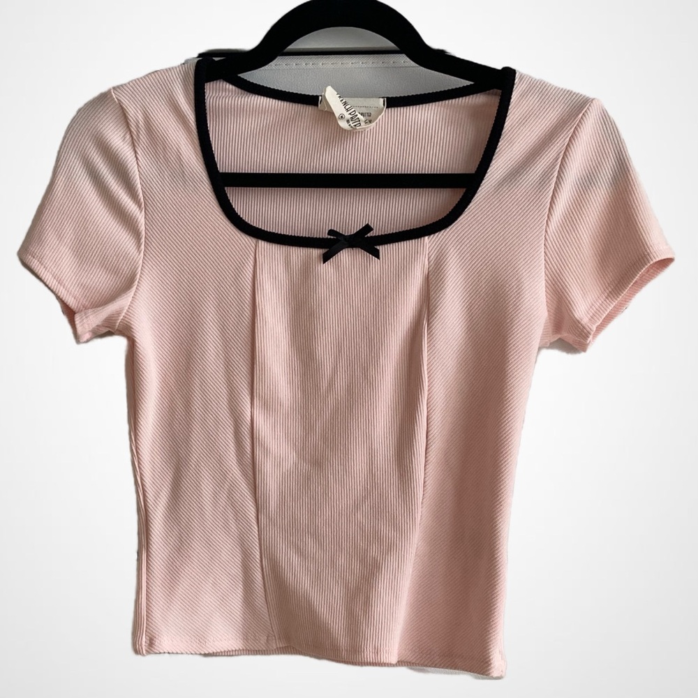 French Pastry Light Pink Medium Crop